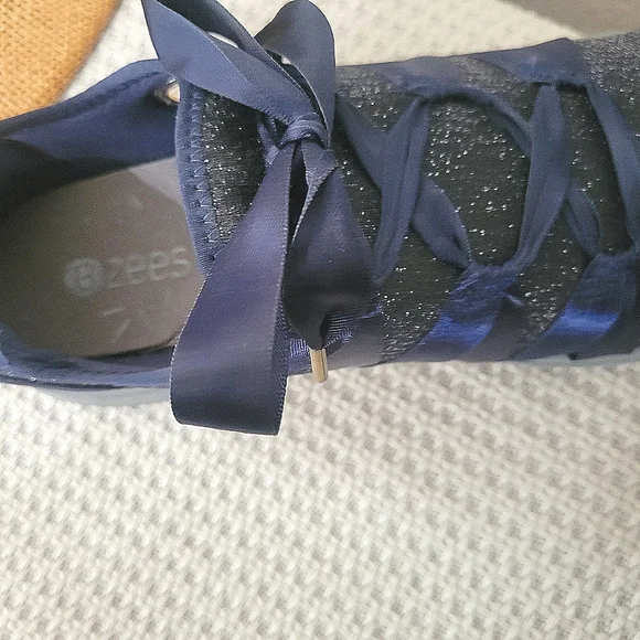 Bzees Women's Sparkle Navy Slipon Sneakers Sz 8.5 - Picture 8 of 12